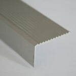 Profil treapta cu rizuri